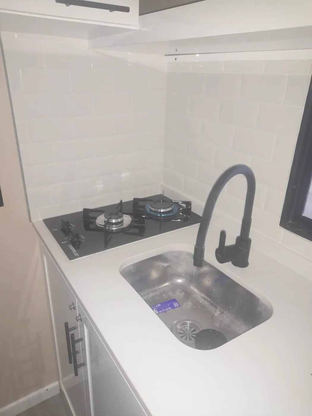 Cocina con mesada de granito